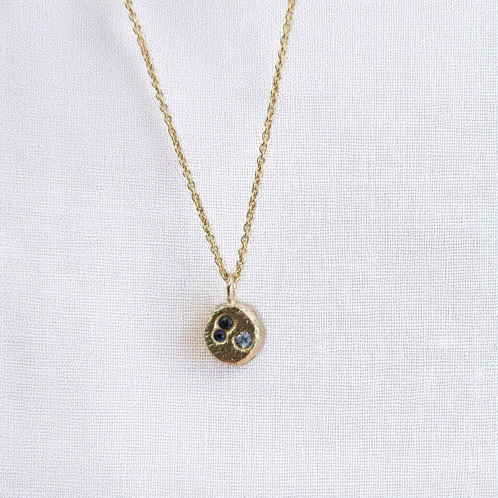recycled yellow gold teal sapphire gemstone necklace zoe alexandria jewellery